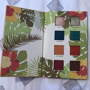 Alamar Cosmetics eyeshadow pallet